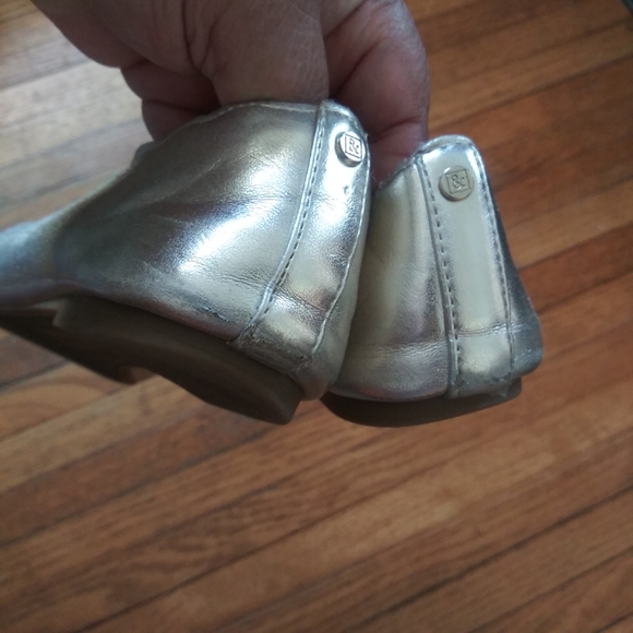 Sam & Libby Women's Scalloped Rose Gold Ballet Flats Size 7 1/2 - Picture 3 of 4